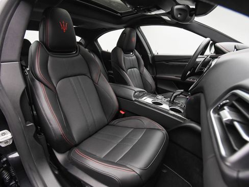 New 2024 Maserati Ghibli Modena image 17