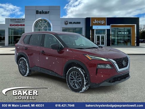 Used 2023 Nissan Rogue S image 1