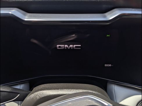 Used 2024 GMC Canyon AT4X w/ AT4X AEV Edition AWD/4WD image 2