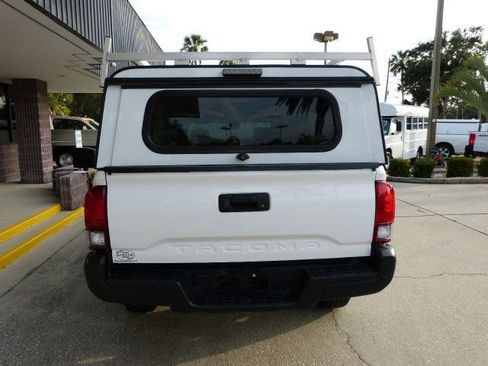 Used 2022 Toyota Tacoma SR image 12