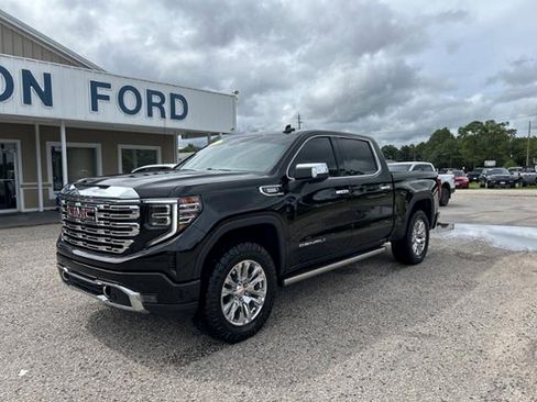 Used 2024 GMC Sierra 1500 Denali w/ Technology Package image 2