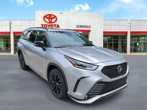 Used 2025 Toyota Highlander XSE AWD/4WD image 2