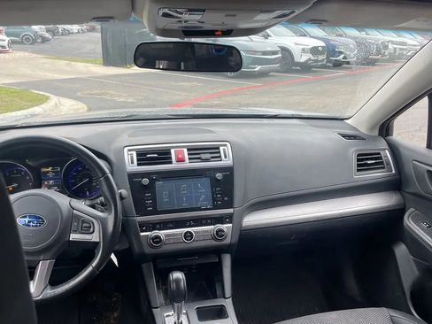Used 2015 Subaru Outback 2.5i Premium image 11