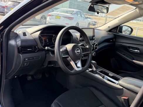 Used 2024 Nissan Sentra SV FWD image 16