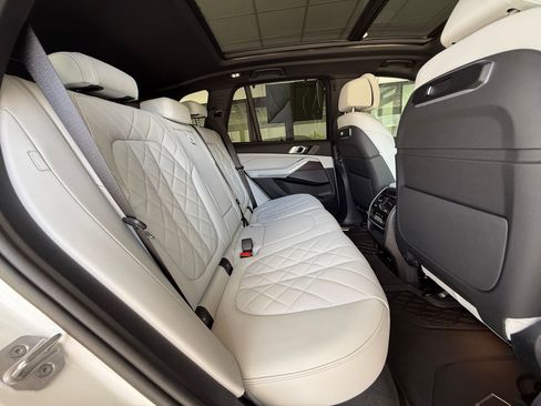 Used 2026 BMW X5 xDrive40i w/ M Sport Package AWD/4WD image 28