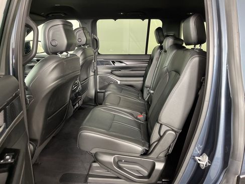 Used 2023 Jeep Wagoneer 4WD w/ Convenience Group I image 24