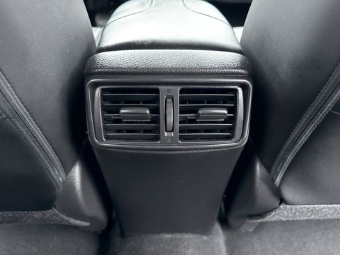 Used 2022 Nissan Rogue Sport SL AWD/4WD image 19