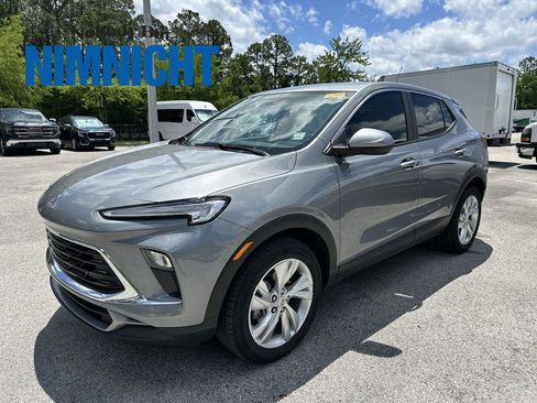 Used 2024 Buick Encore GX Preferred FWD image 1