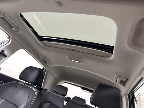 Certified 2023 Hyundai Venue SEL image 21