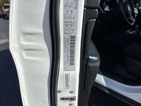 Used 2019 Jeep Grand Cherokee Laredo image 29