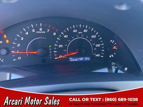 Used 2011 Toyota Camry LE image 21