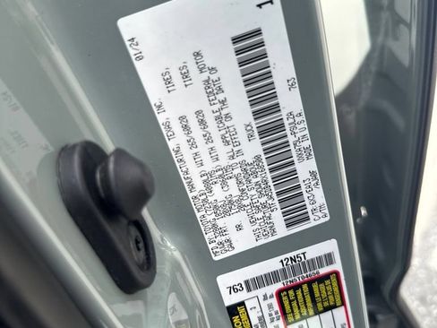 Used 2024 Toyota Tundra Limited AWD/4WD image 25