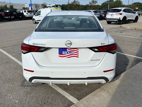 Used 2024 Nissan Sentra SV image 4
