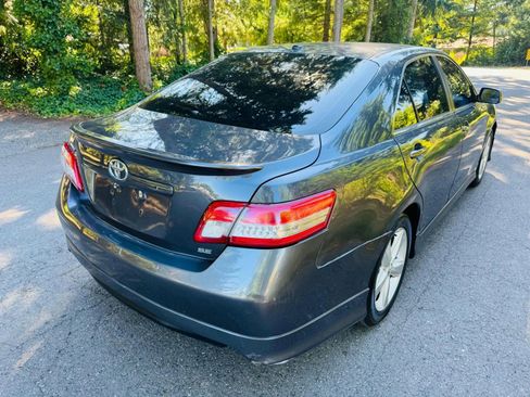 Used 2011 Toyota Camry SE image 5
