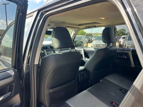 Used 2019 Toyota 4Runner SR5 Premium RWD image 16