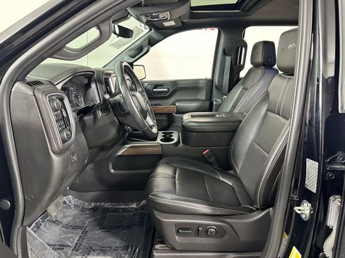 Used 2019 Chevrolet Silverado 1500 High Country w/ High Country Premium Package AWD/4WD image 13
