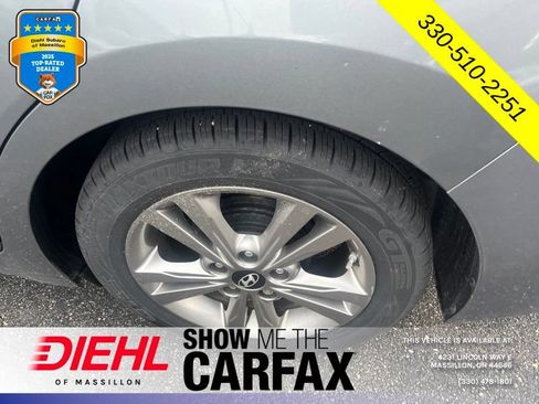 Used 2017 Hyundai Elantra SE FWD image 12
