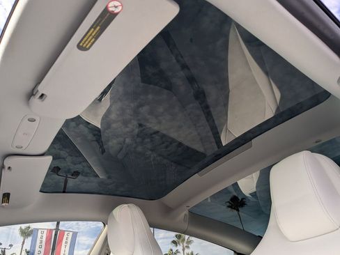 Used 2024 Tesla Model 3 Performance image 22