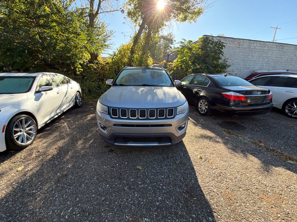 Used 2020 Jeep Compass Limited AWD/4WD image 2