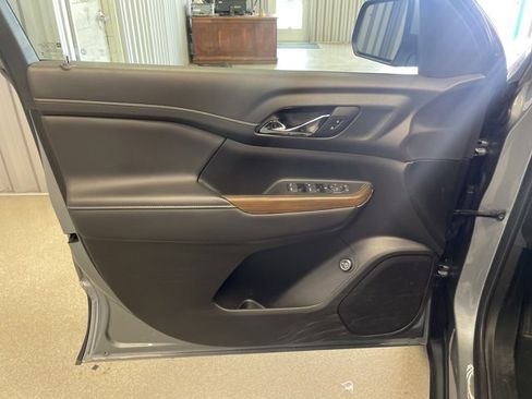 Used 2023 GMC Acadia SLE w/ Driver Convenience Package image 25