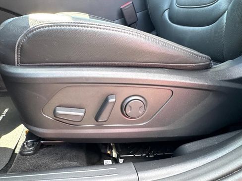 Used 2024 Hyundai Santa Cruz Limited AWD/4WD image 16
