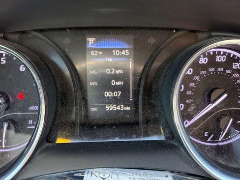 Used 2020 Toyota Camry LE image 12