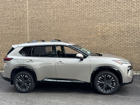 New 2026 Nissan Rogue Platinum AWD/4WD image 4
