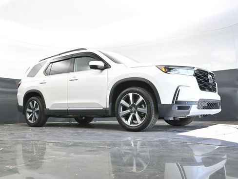Used 2025 Honda Pilot Elite image 33