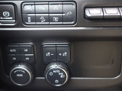 Used 2022 Chevrolet Tahoe High Country image 21