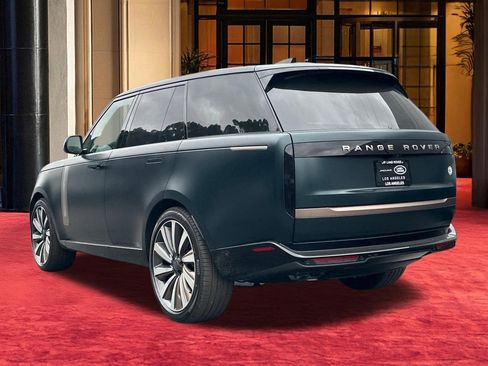 New 2026 Land Rover Range Rover SV AWD/4WD image 3