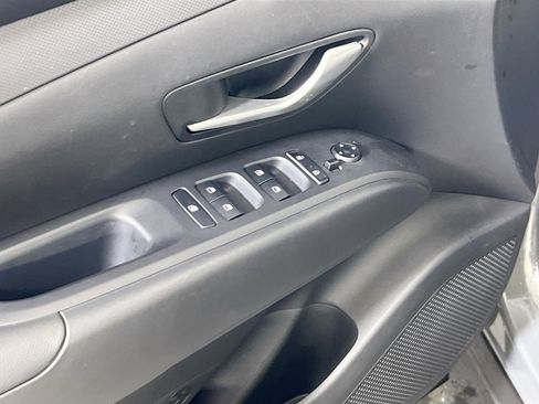 Used 2024 Hyundai Tucson SE AWD/4WD image 17