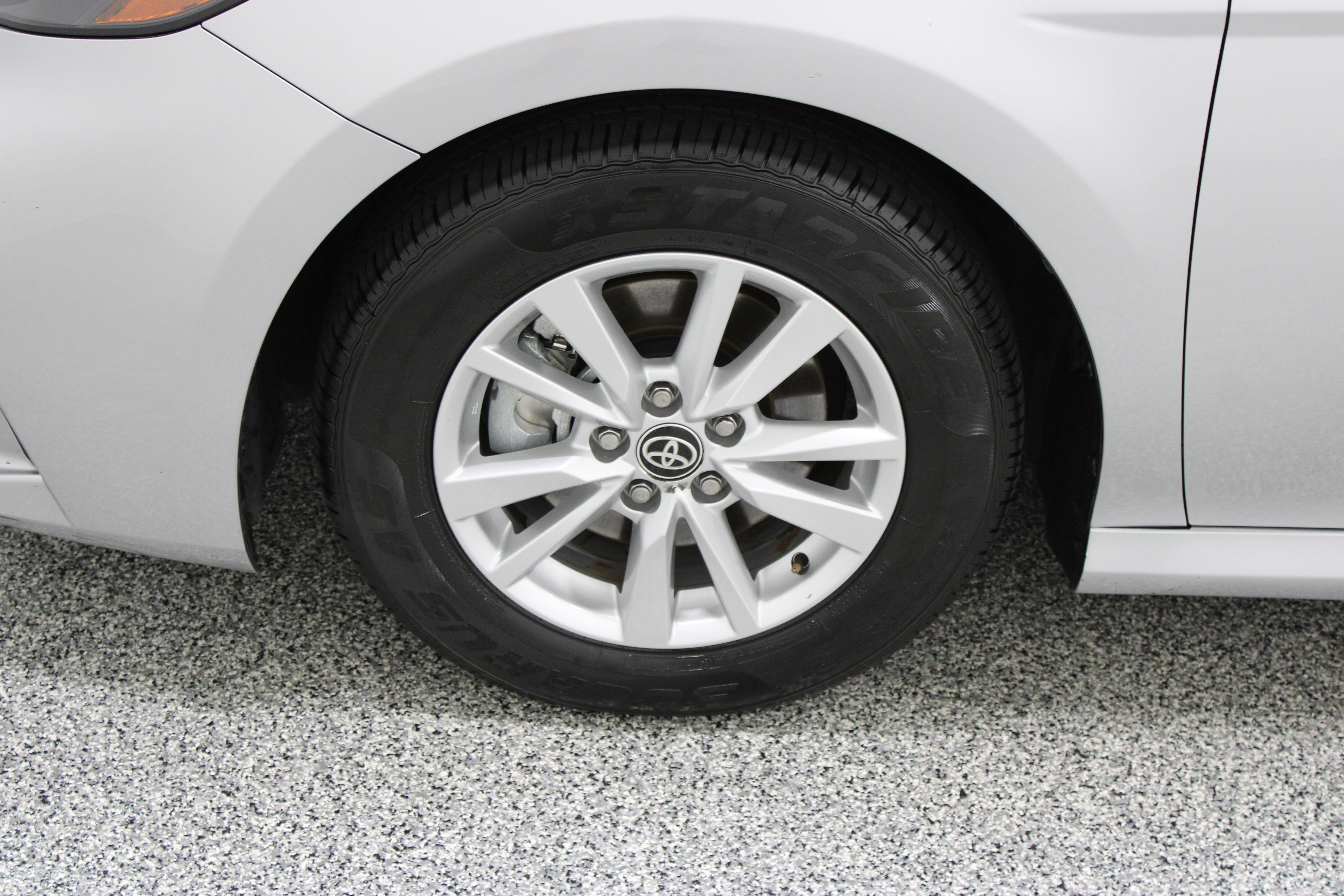 Used 2025 Toyota Camry LE FWD image 11
