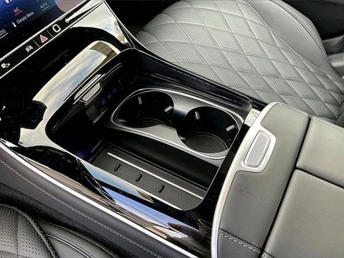 New 2025 Mercedes-Benz S 580 4MATIC Sedan image 11