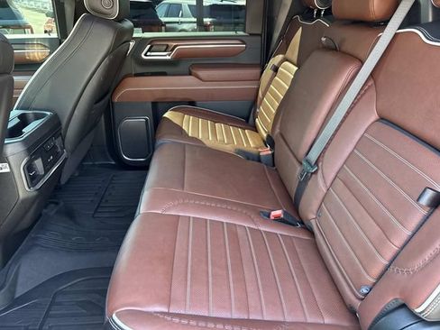 Used 2025 GMC Sierra 3500 Denali Ultimate AWD/4WD image 18
