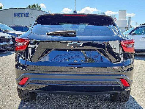 Used 2024 Chevrolet Trax RS w/ Driver Confidence Package FWD image 5