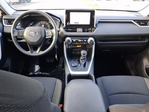 Used 2025 Toyota RAV4 LE AWD/4WD image 7