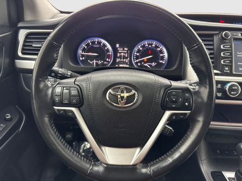 Used 2018 Toyota Highlander Limited Platinum AWD/4WD image 19
