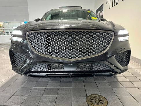 Used 2025 Genesis GV70 2.5T w/ Sport Prestige Package AWD/4WD image 2