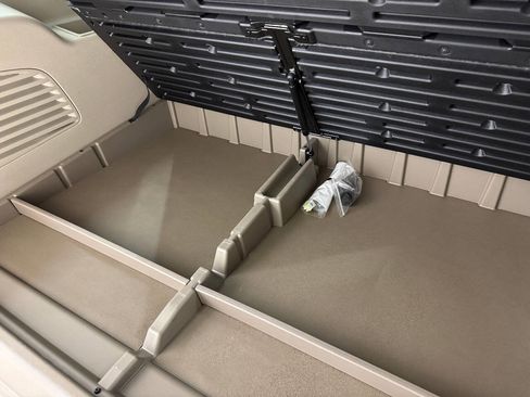 Used 2016 Cadillac Escalade ESV Premium image 91