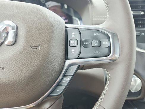 Used 2025 RAM 1500 Laramie w/ Advanced Safety Group II AWD/4WD image 28