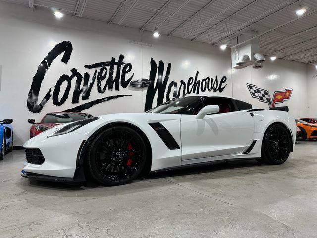 Used 2015 Chevrolet Corvette Z06 w/ 3LZ Preferred Equipment Group RWD image 26