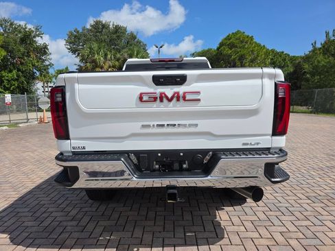 Used 2025 GMC Sierra 2500 SLT w/ SLT Convenience Package AWD/4WD image 10