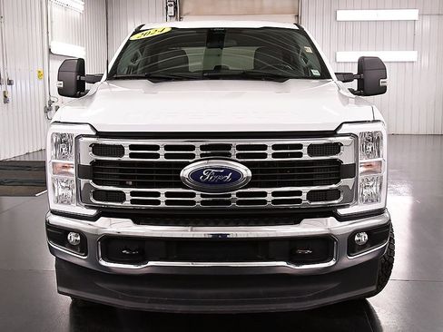 Used 2024 Ford F250 XLT image 2