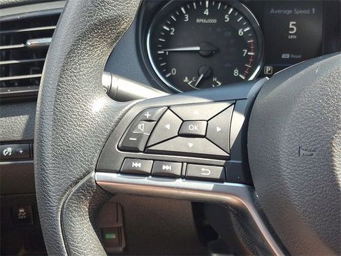 Used 2019 Nissan Rogue Sport S image 20