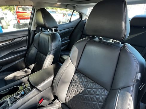 Used 2017 Nissan Maxima Platinum image 18