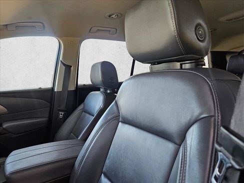 Used 2019 Chevrolet Traverse LT w/ LT Premium Package FWD image 11