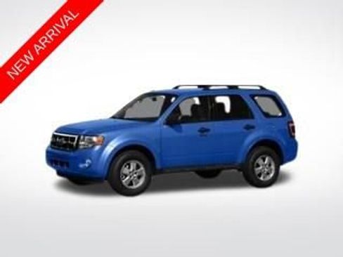 Used 2011 Ford Escape XLT w/ 201A Rapid Spec Order Code FWD image 1