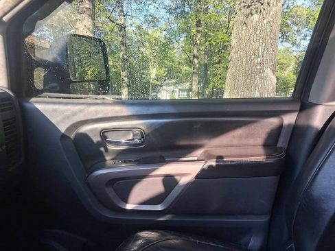 Used 2015 Nissan Titan PRO-4X w/ Pro-4x Luxury Package image 12