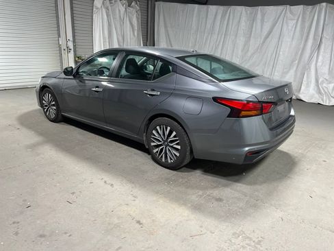 Used 2025 Nissan Altima 2.5 SV FWD image 5