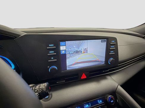 Used 2025 Hyundai Elantra Sport FWD image 15